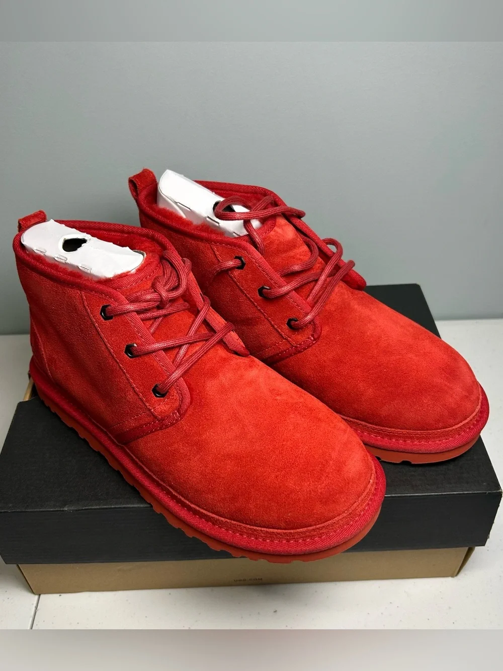 UGG Men’s Neumel Chukka Lace Up Ankle Boots Samba Red NEW Size 9